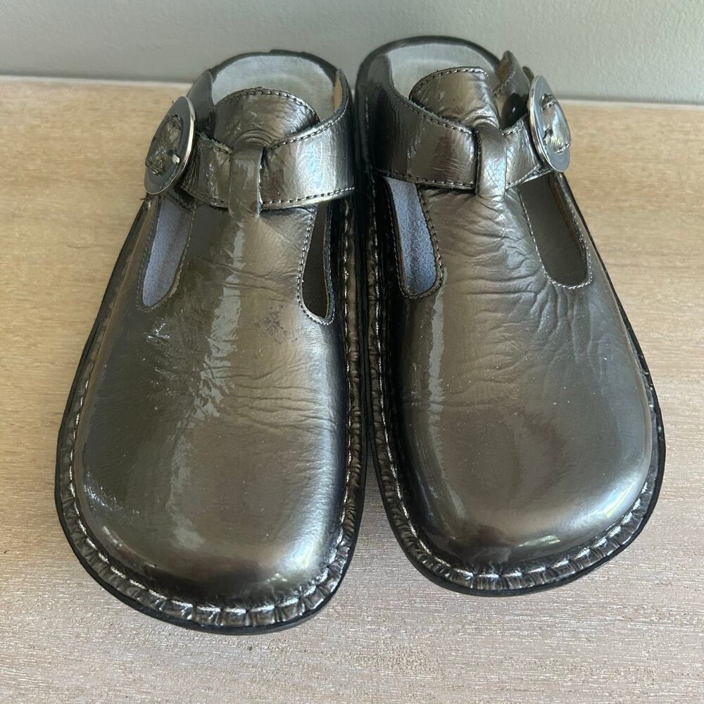 Allegra Women’s Metallic Gray Mary Jane Comfort Clogs, Slip-On, Buckle Detail - Picture 2 of 9